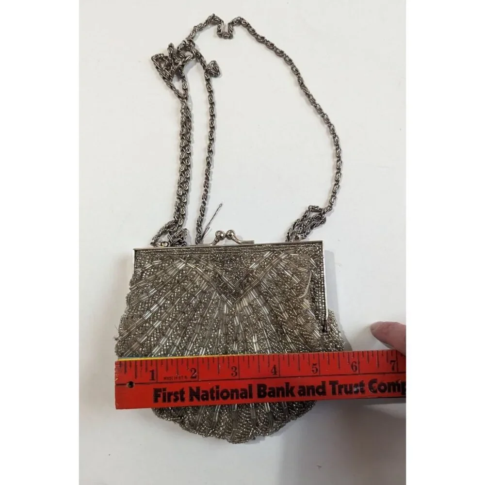 Coloriffics Vintage Silver Beaded Shell Evening Bag Crossbody Clutch Kiss Lock‎